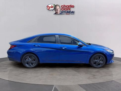 Used 2023 Hyundai Elantra SEL w/ Cargo Package FWD image 6