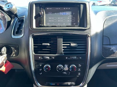 Used 2014 Dodge Grand Caravan American Value Package w/ UConnect Hands-Free Group image 12