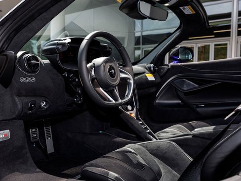 New 2026 McLaren 750S Spider RWD image 49