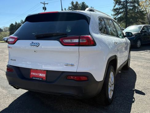 Used 2017 Jeep Cherokee Latitude w/ Cold Weather Group AWD/4WD image 9