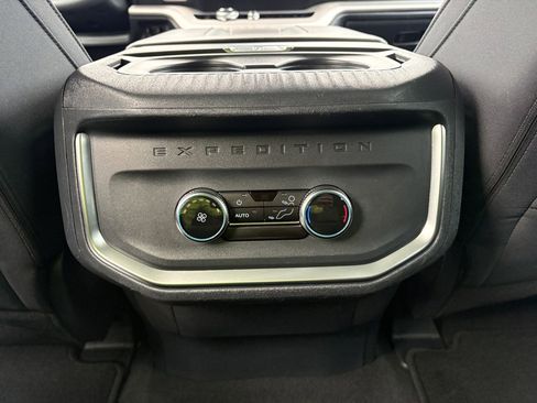 Certified 2025 Ford Expedition Active image 39