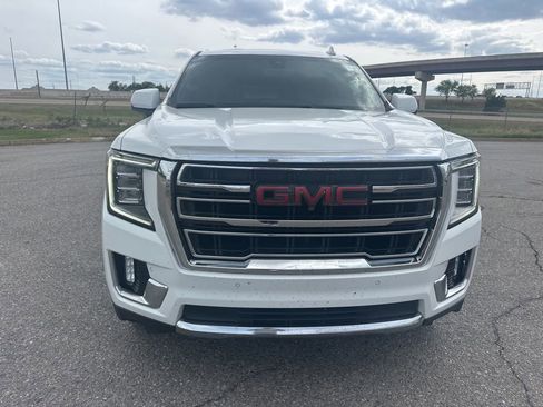 Used 2022 GMC Yukon XL SLT w/ SLT Premium Package RWD image 8