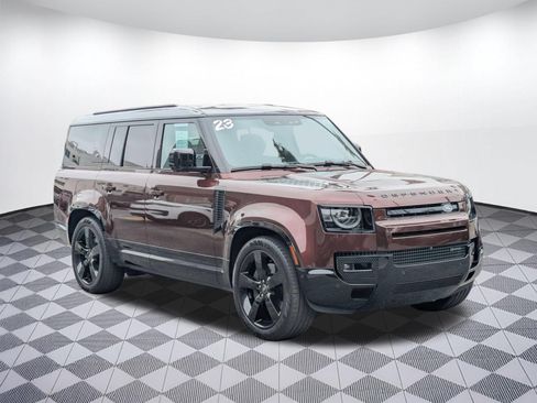 Used 2023 Land Rover Defender 130 X-Dynamic SE AWD/4WD image 7