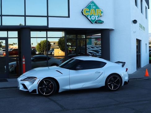 Used 2022 Toyota Supra Premium w/ Driver Assist Package image 4