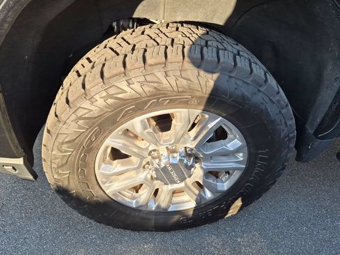 Used 2023 GMC Sierra 2500 Denali AWD/4WD image 3