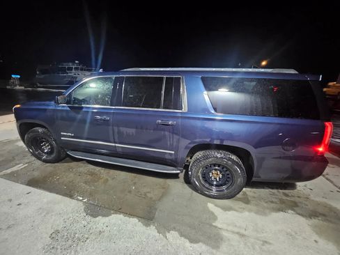 Used 2020 GMC Yukon XL Denali image 3
