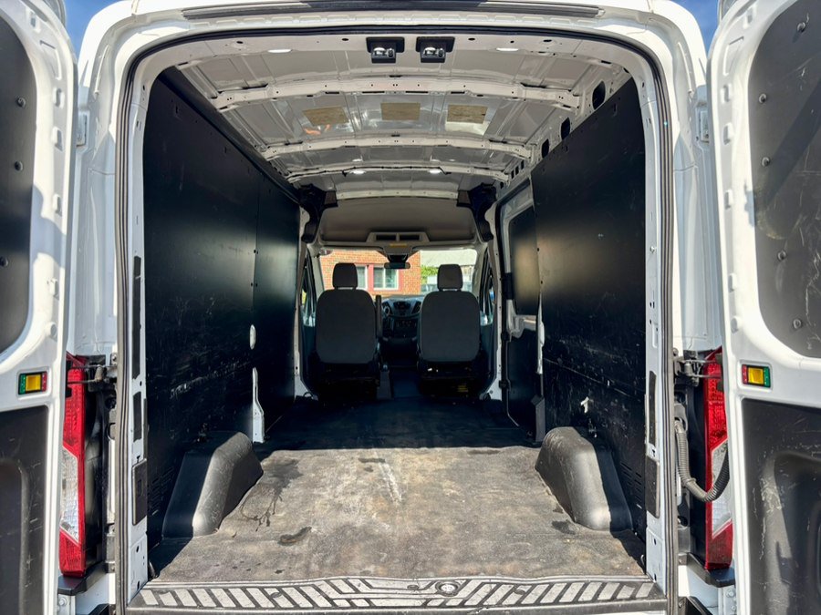 Used 2019 Ford Transit 250 148 Medium Roof RWD image 26