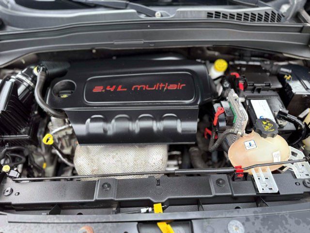 Certified 2017 Jeep Renegade Trailhawk w/ Premium Trailhawk Package AWD/4WD image 11