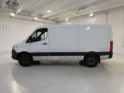 Used 2020 Mercedes-Benz Sprinter 144 Cargo image 2