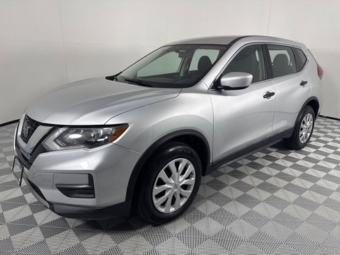 Used 2018 Nissan Rogue S image 7