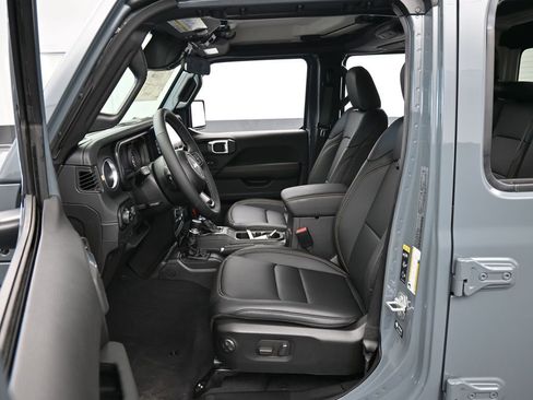 New 2026 Jeep Gladiator Sport image 11