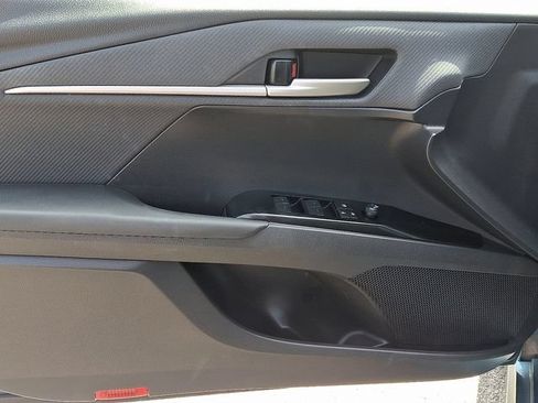 Used 2025 Toyota Camry SE FWD image 12