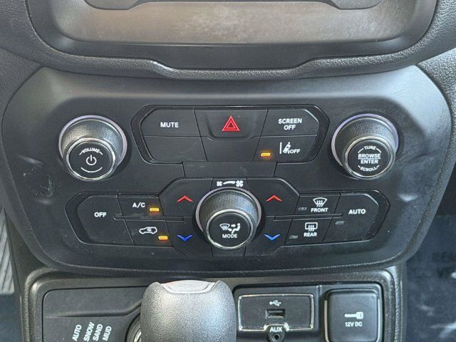 Used 2021 Jeep Renegade Latitude w/ Convenience Group AWD/4WD image 21