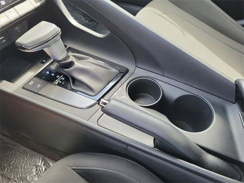 Used 2025 Hyundai Elantra Sport image 14