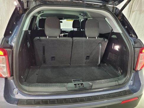 Used 2021 Ford Explorer XLT image 57