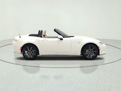Used 2024 MAZDA MX-5 Miata Grand Touring RWD image 4