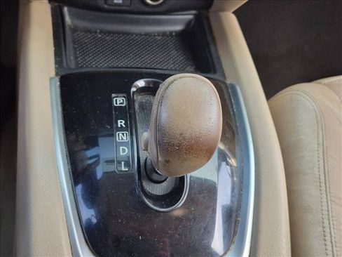 Used 2015 Nissan Rogue SL w/ SL Premium Package FWD image 10