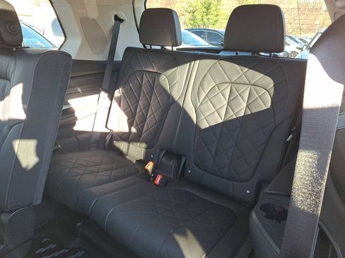 Used 2023 BMW X7 xDrive40i w/ Premium Package image 8