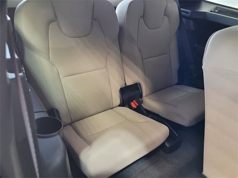 New 2026 Volvo XC90 B6 Plus w/ Protection Package Premier image 11