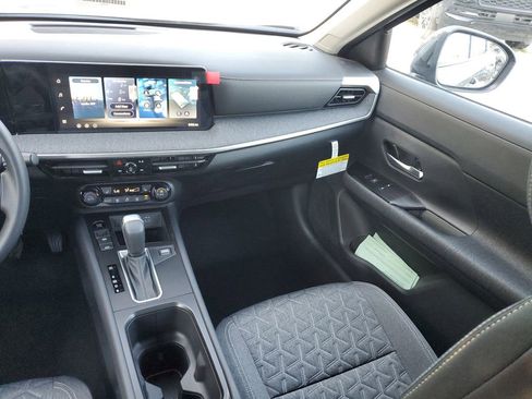 New 2026 Nissan Kicks SV image 14