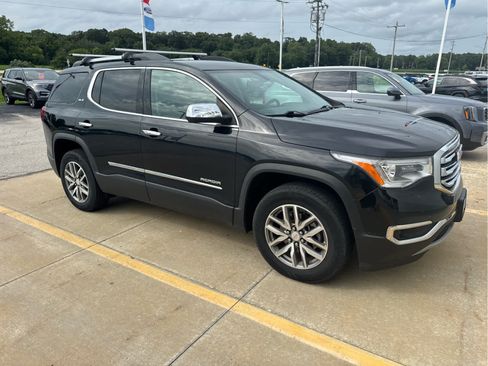 Used 2017 GMC Acadia SLE w/ Driver Alert Package I FWD image 5