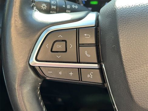 Used 2021 Toyota Highlander XLE image 41