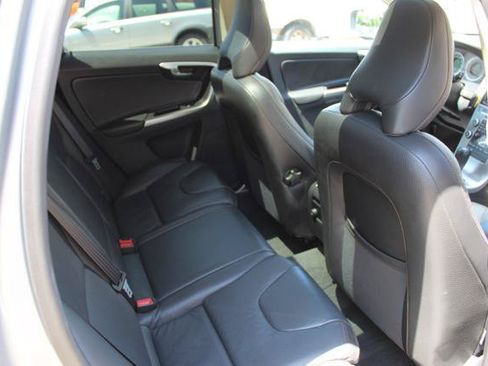 Used 2010 Volvo XC60 T6 AWD/4WD image 27
