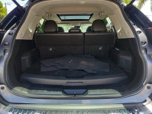 Used 2018 Nissan Rogue SL w/ Premium Package FWD image 6