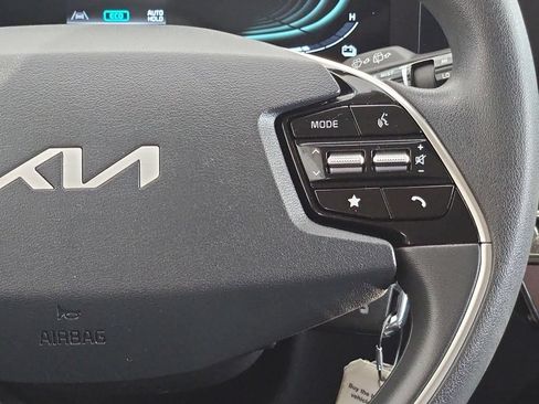 Used 2025 Kia Niro LX FWD image 43