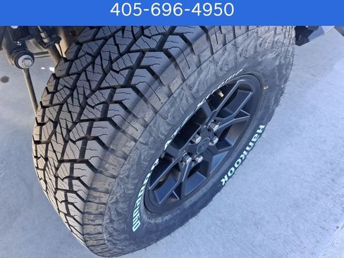 Used 2024 Jeep Gladiator Sport image 24