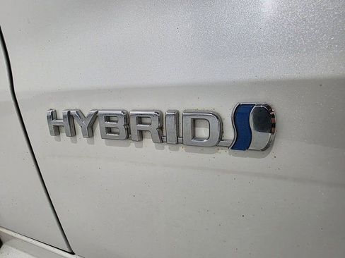 Used 2021 Toyota Sienna Limited image 34