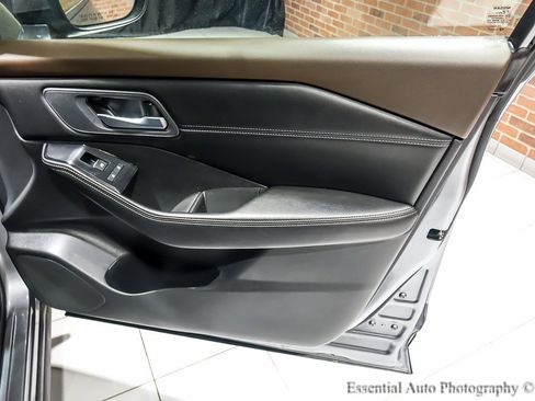 Used 2023 Nissan Rogue SV w/ SV Premium Package image 33