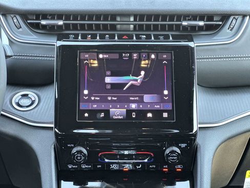 New 2025 Jeep Grand Cherokee Laredo X image 17