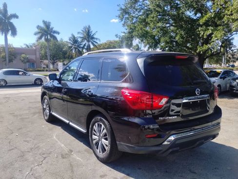Used 2018 Nissan Pathfinder SL FWD image 7