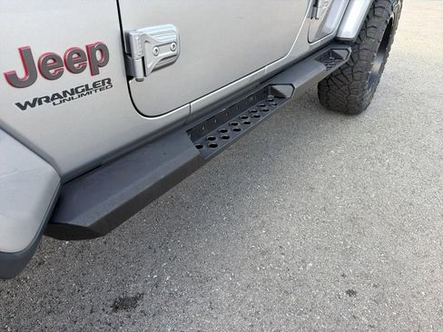 Used 2019 Jeep Wrangler Unlimited Rubicon AWD/4WD image 16