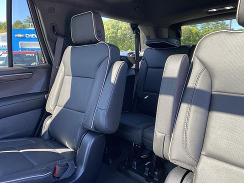 Used 2025 Chevrolet Tahoe Premier AWD/4WD image 22