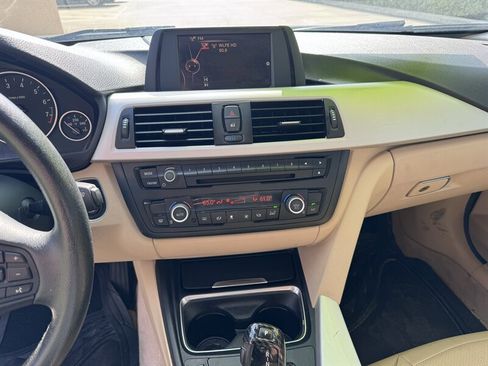 Used 2015 BMW 320i Sedan image 9