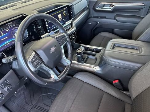 Used 2022 Chevrolet Silverado 1500 RST w/ Convenience Package II AWD/4WD image 10
