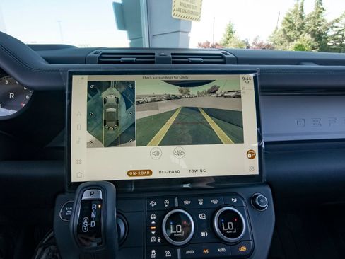 New 2026 Land Rover Defender 110 X-Dynamic SE AWD/4WD image 13