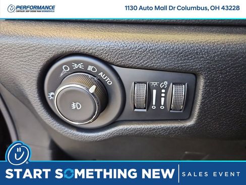 New 2025 Chrysler Pacifica Select w/ Fav Edition Package image 28