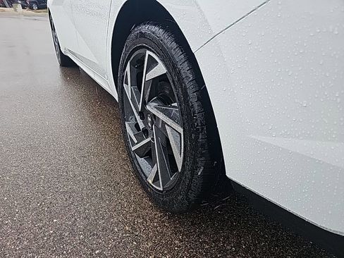 New 2026 Hyundai Elantra Limited FWD image 41