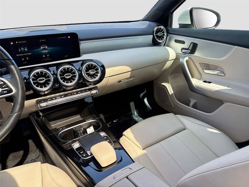 Used 2020 Mercedes-Benz A 220 image 23