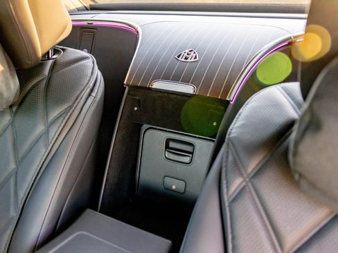 Used 2023 Mercedes-Benz Maybach S 580 S 580 4MATIC image 40