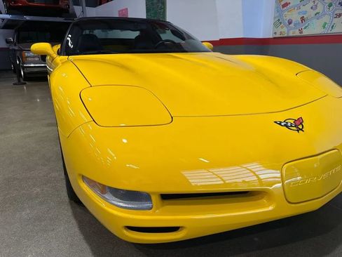 Used 2004 Chevrolet Corvette Convertible w/ Preferred Equipment Group RWD image 50