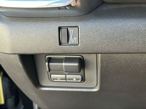 Used 2024 GMC Canyon Elevation w/ Trailering Package image 17