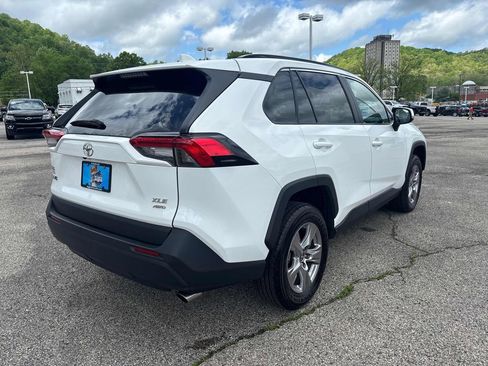 Used 2025 Toyota RAV4 XLE AWD/4WD image 5