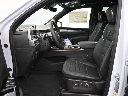 New 2026 Cadillac Escalade Platinum Sport w/ LPO, Floor Liner Package image 9