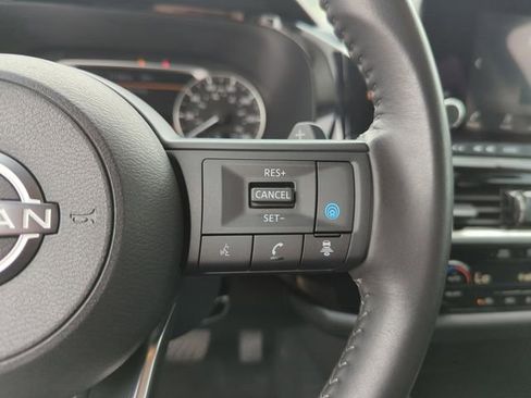 Certified 2025 Nissan Pathfinder SV image 42