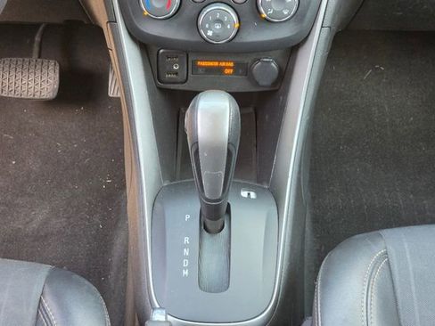 Used 2018 Chevrolet Trax LT w/ Sun & Sound Package FWD image 28