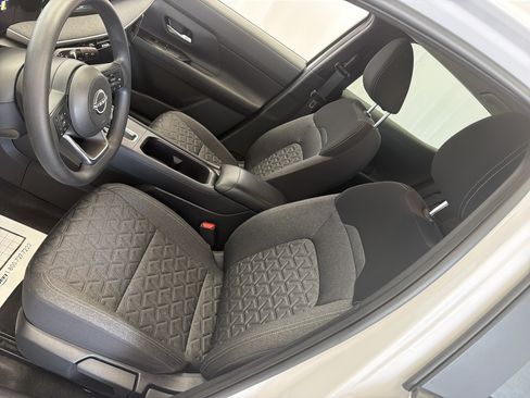 Used 2025 Nissan Kicks SV FWD image 12
